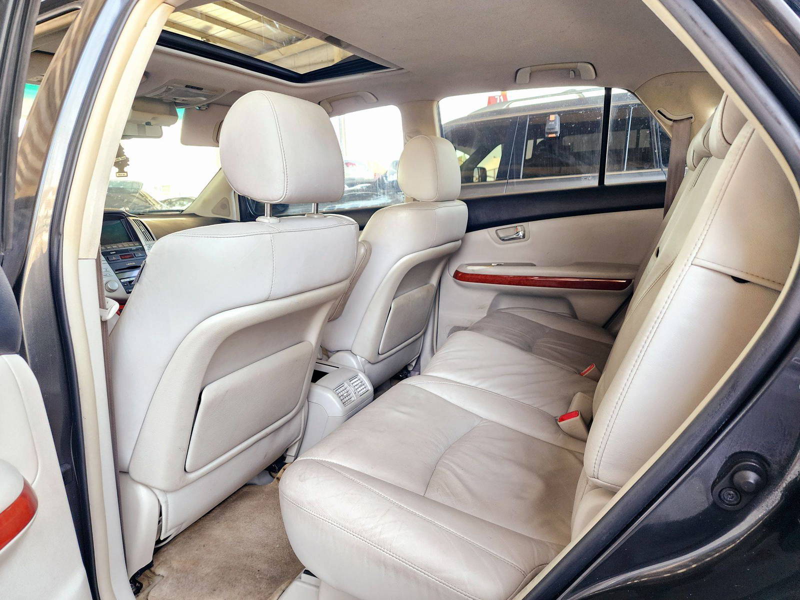 2008 LEXUS RX 400H — 212832 Miles — Lot 197595 — Souq - Marhaba Auctions Used Cars - Image 6