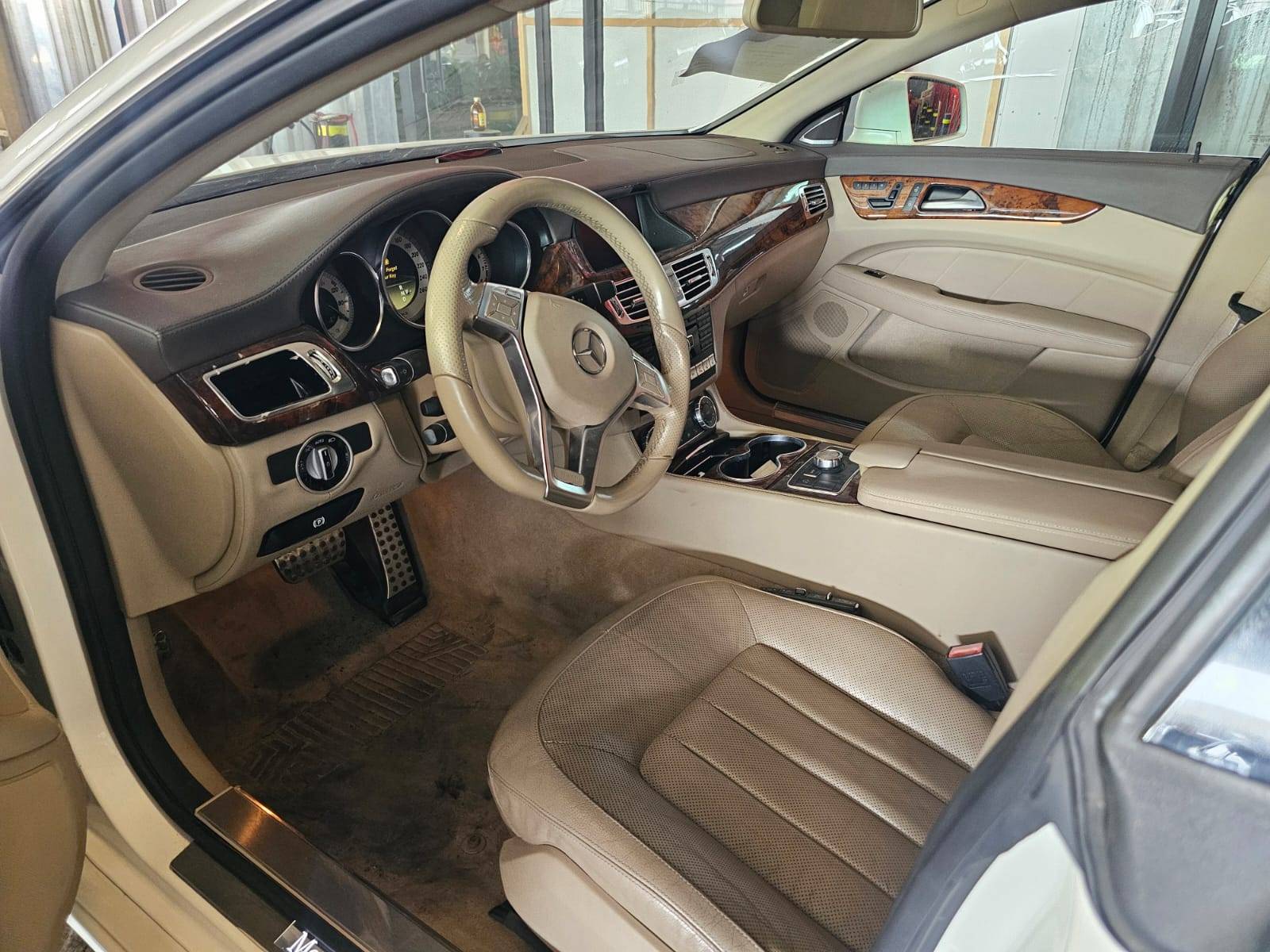 2014 MERCEDES BENZ CLS 550 — 164352 KM — Lot A128877 — Main - Marhaba Auctions Used Cars - Image 8