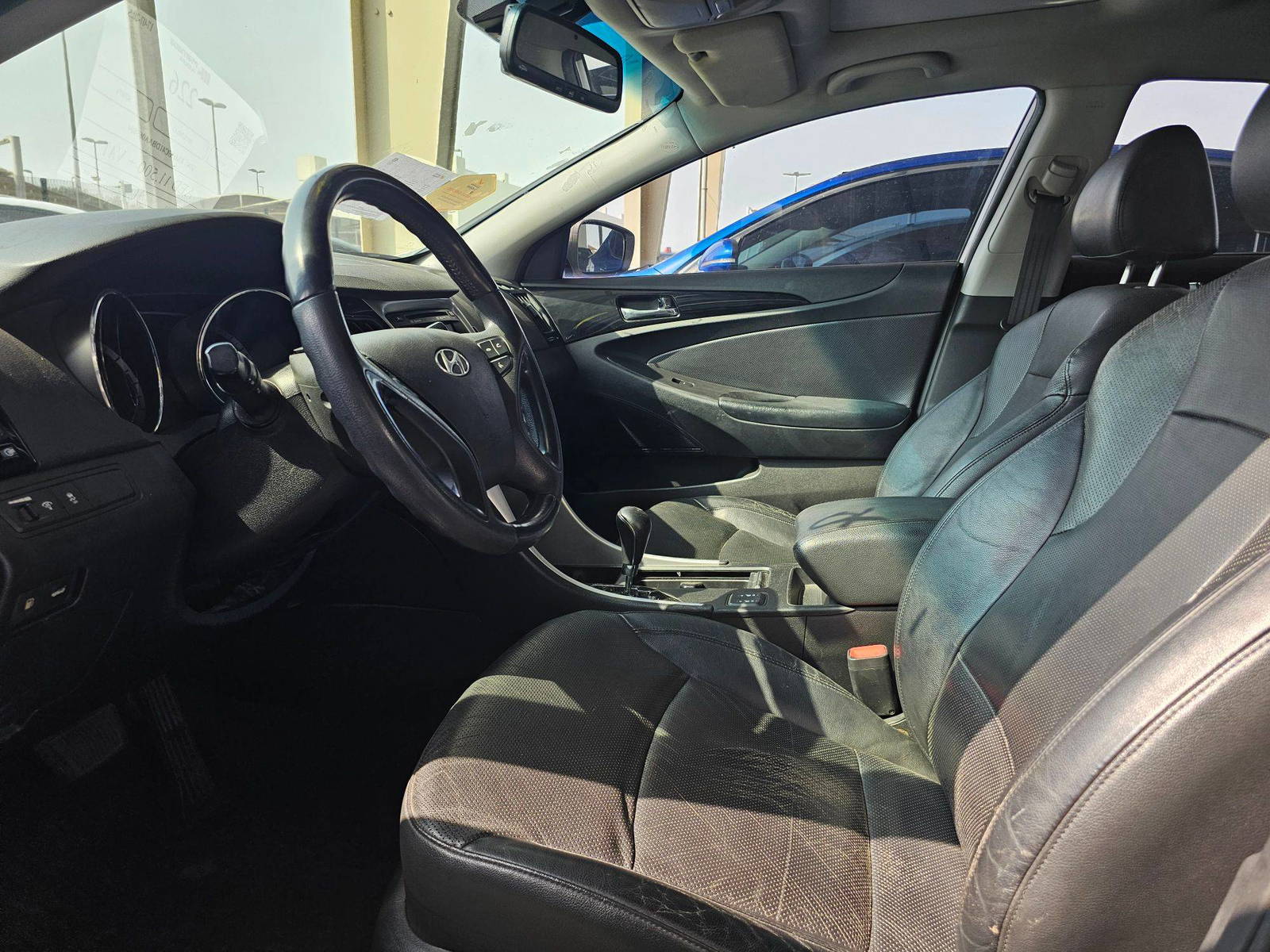 2010 HYUNDAI SONATA — 199554 KM — Lot DBAA069804 — Souq - Marhaba Auctions Used Cars - Image 9