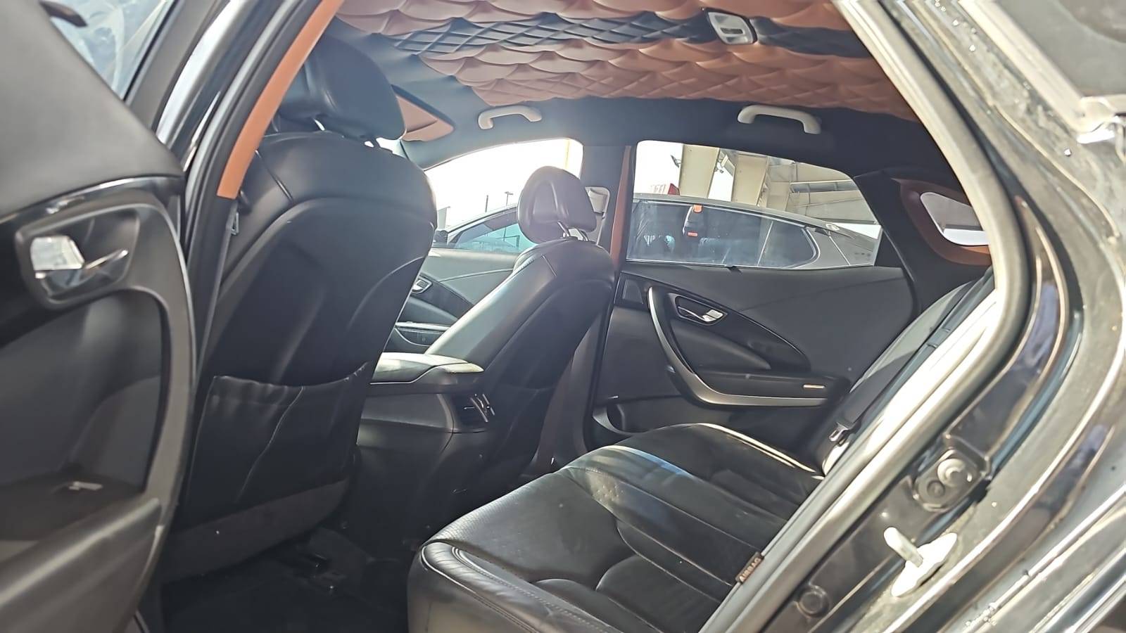 2012 HYUNDAI GRANDEUR — 185571 KM — Lot CA205078 — Souq - Marhaba Auctions Used Cars - Image 8
