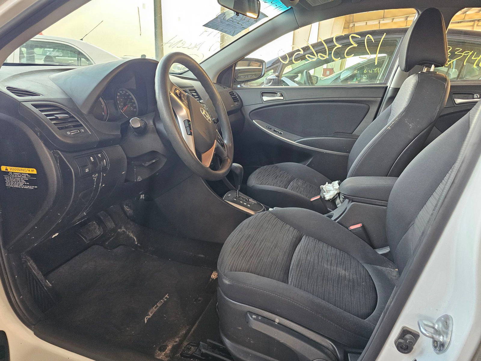 2017 HYUNDAI ACCENT — 160039 KM — Lot 12336650 — Souq - Marhaba Auctions Used Cars - Image 8