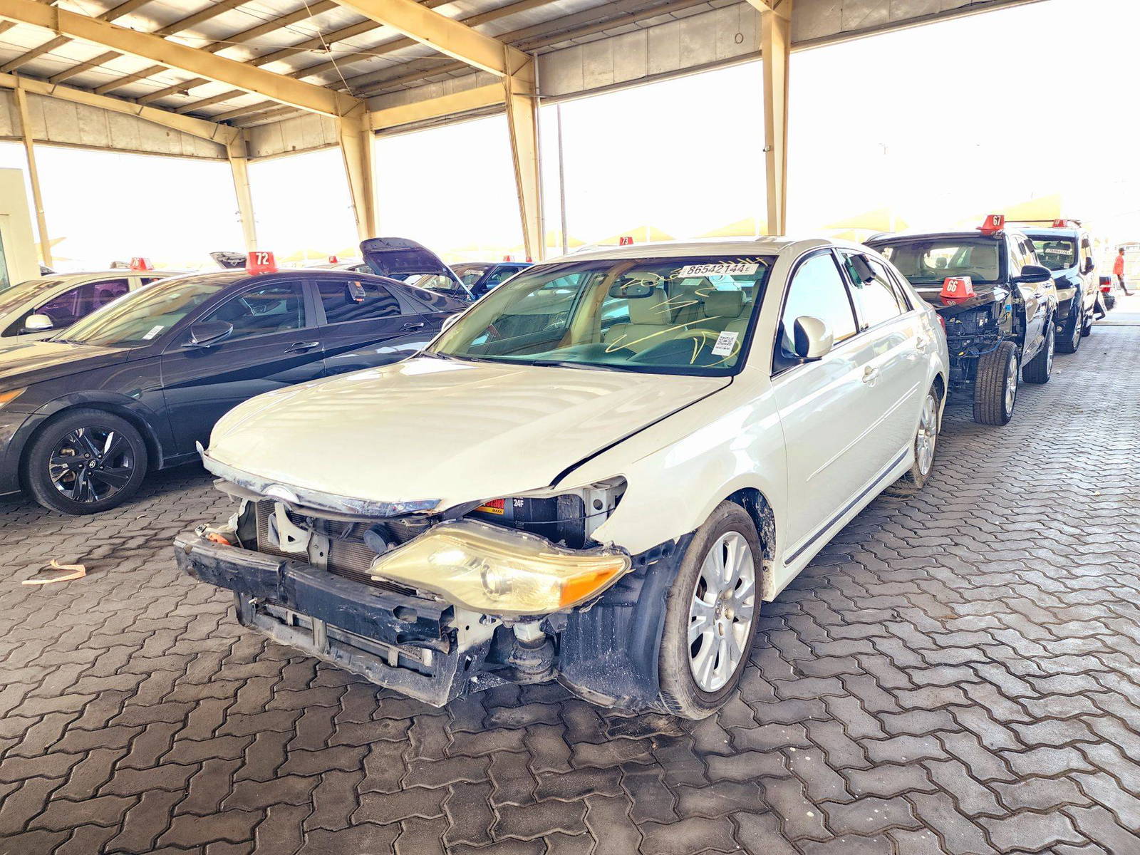 2012 TOYOTA AVALON — 179849 Miles — Lot 86542144 — Souq - Marhaba Auctions Used Cars - Image 5