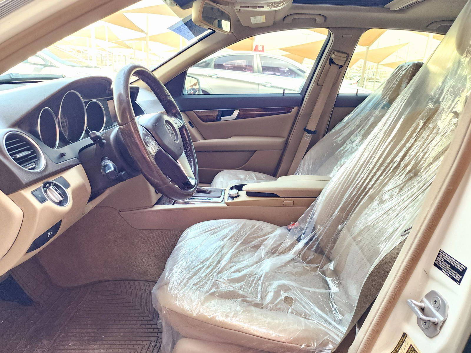 2012 MERCEDES BENZ C-250 — 136802 KM — Lot 1CR223180 — Souq - Marhaba Auctions Used Cars - Image 9
