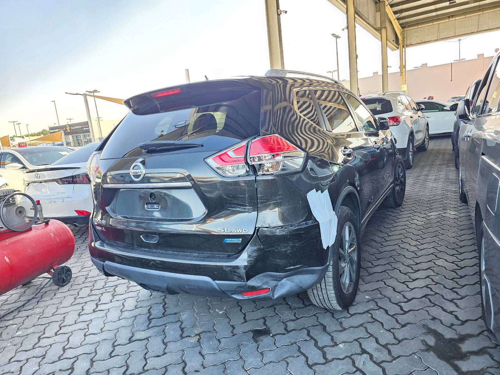 2014 NISSAN ROGUE — 143886 Miles — Lot C827537 — Souq - Marhaba Auctions Used Cars - Image 3