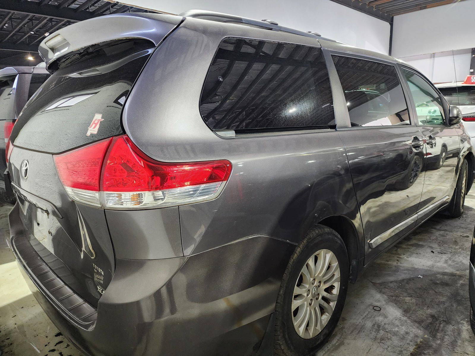 2011 TOYOTA SIENNA — 225496 Miles — Lot 118568 — Al Quoz - Marhaba Auctions Used Cars - Image 13