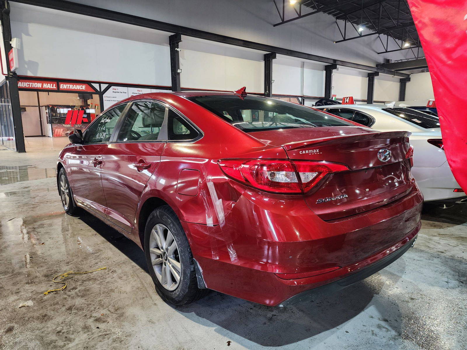 2015 HYUNDAI SONATA — 188836 Miles — Lot 95877 — Al Quoz - Marhaba Auctions Used Cars - Image 5