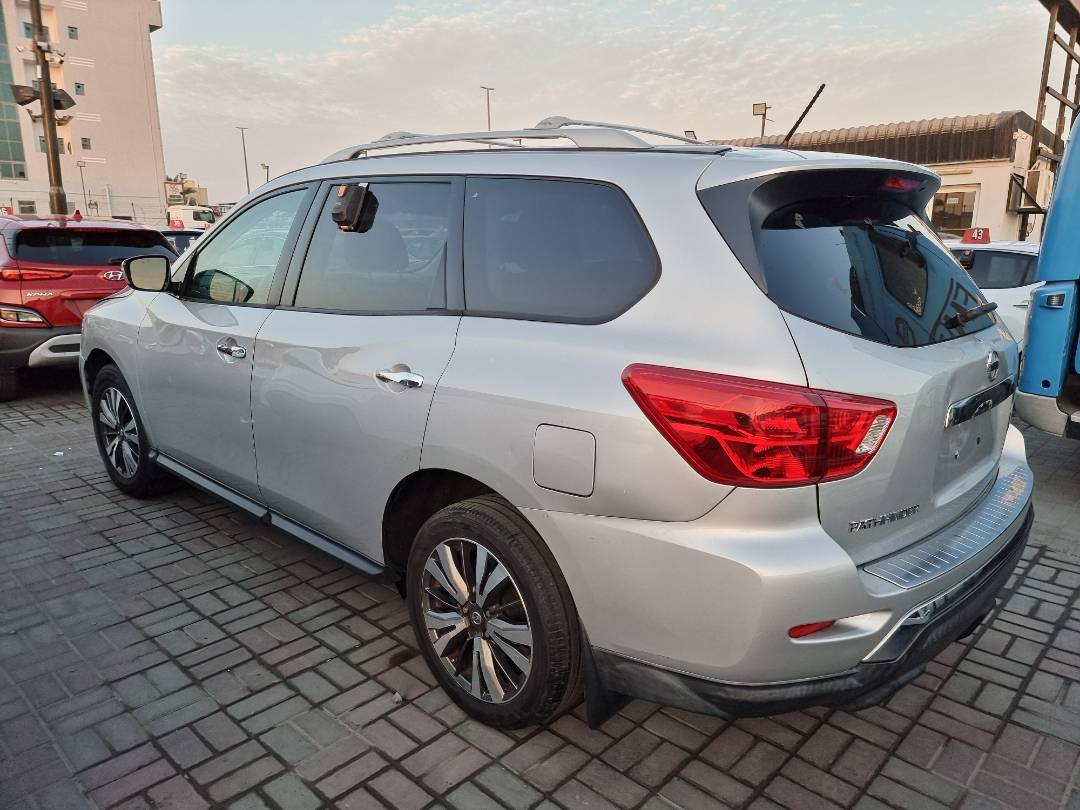 2017 NISSAN PATHFINDER — 174621 Miles — Lot 2105487 — Ind. 12 - Marhaba Auctions Used Cars - Image 4