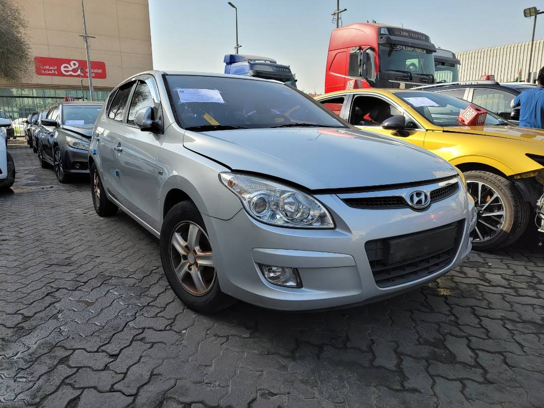 2009 HYUNDAI I30 — 172773 KM — Lot 170093 — Souq - Marhaba Auctions Used Cars - Image 4