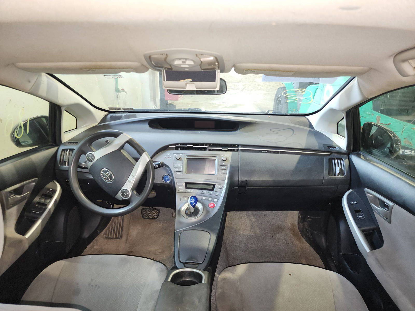 2015 TOYOTA PRIUS — 180631 Miles — Lot 0451442 — Al Quoz - Marhaba Auctions Used Cars - Image 8
