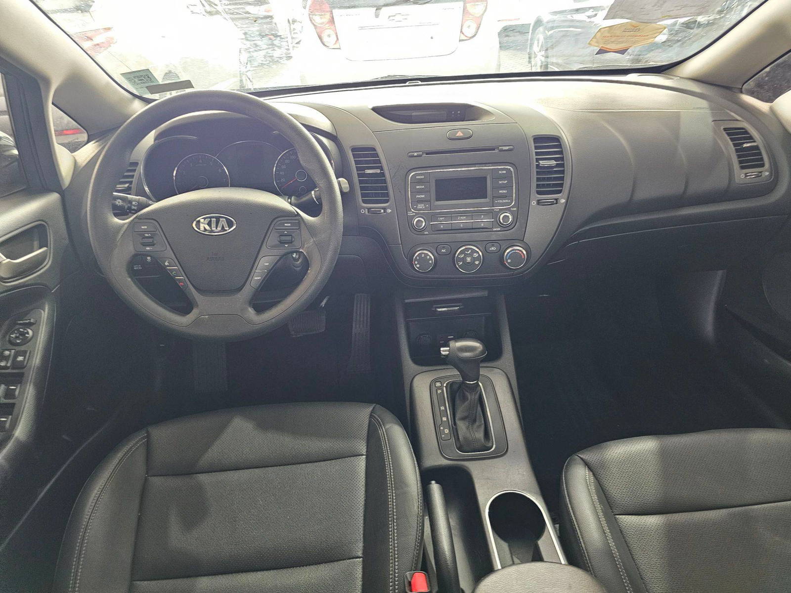 2015 KIA K3 — 158795 KM — Lot 28372 — Souq - Marhaba Auctions Used Cars - Image 7