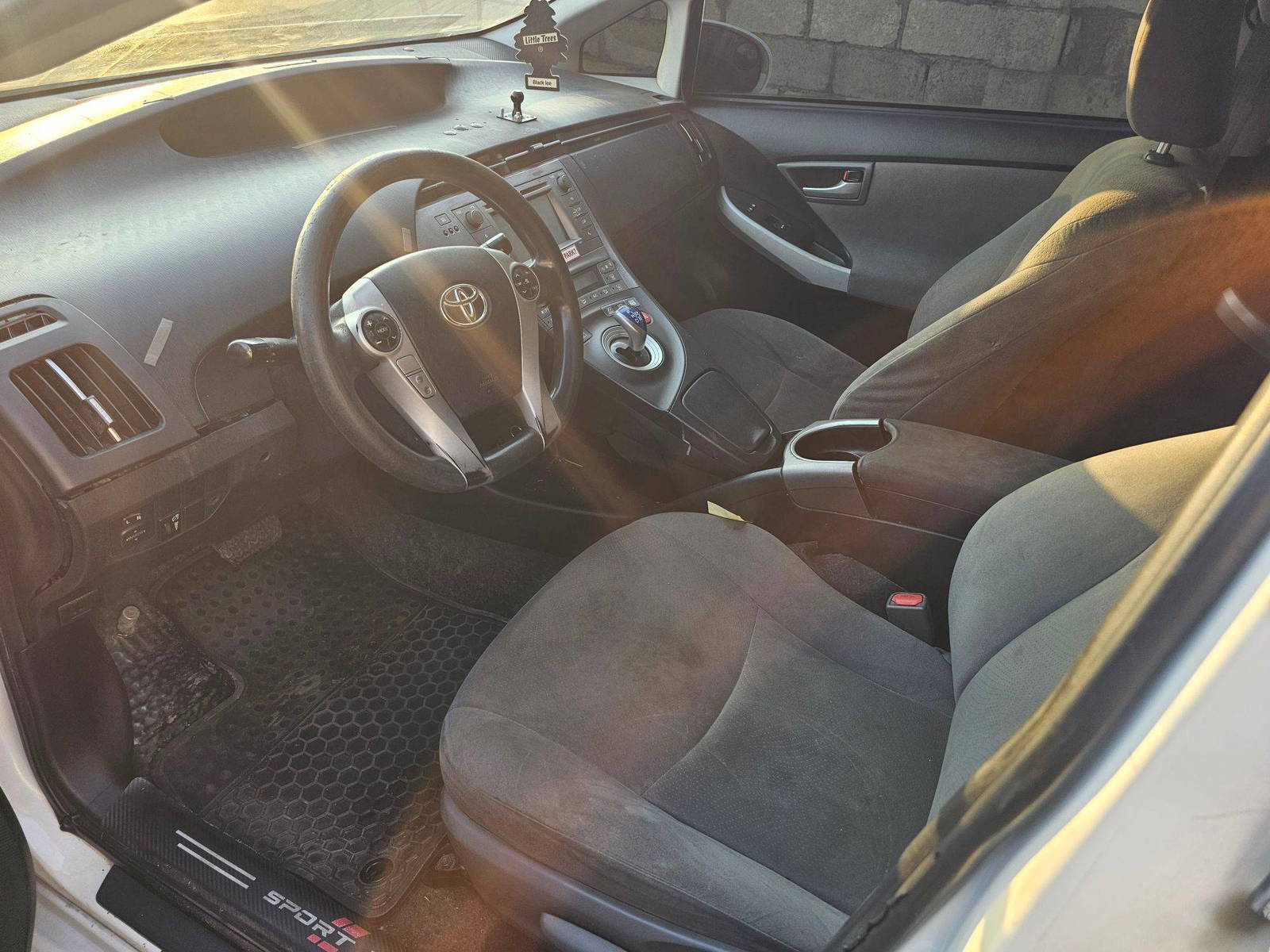 TOYOTA PRIUS 2015 - Marhaba Auction Used Cars - Image 8