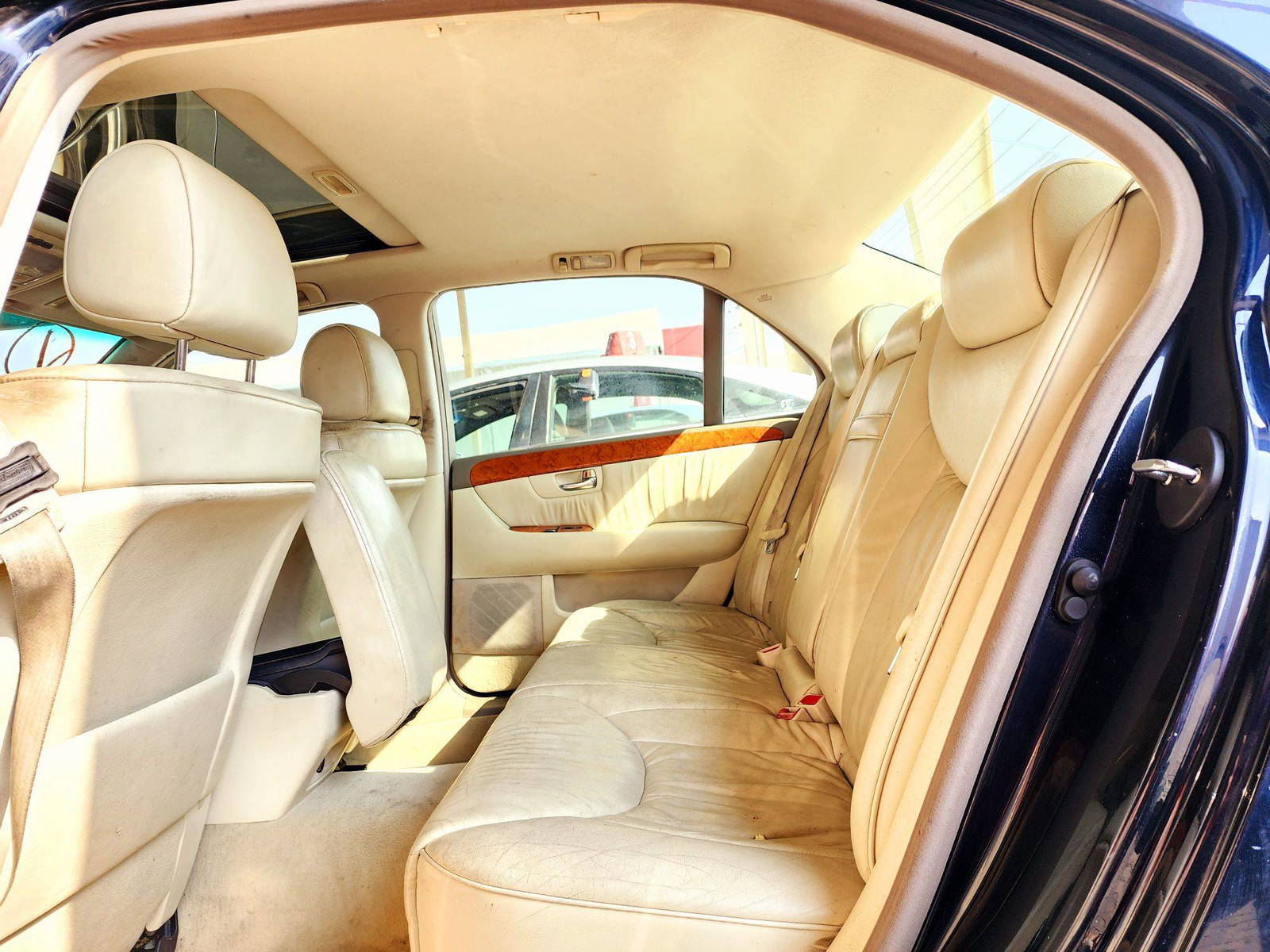 2001 LEXUS LS 430 — 285515 Miles — Lot 214587 — Souq - Marhaba Auctions Used Cars - Image 6