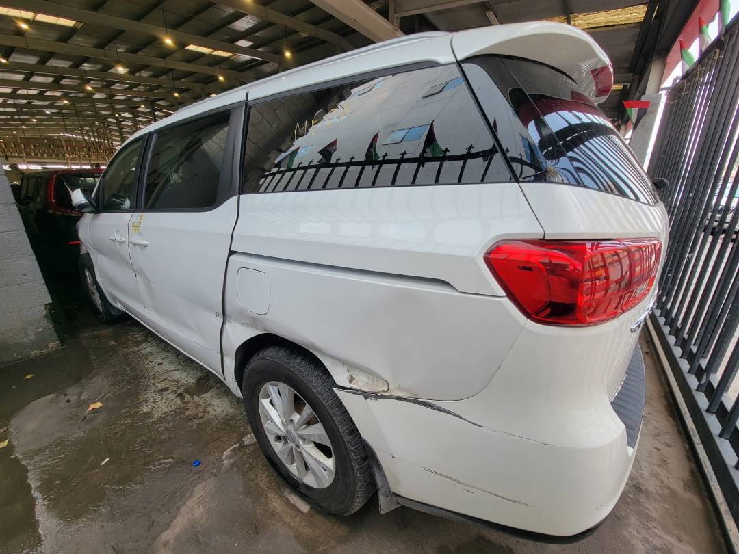 2021 KIA SEDONA — 106307 KM — Lot 676534 — Main - Marhaba Auctions Used Cars - Image 4
