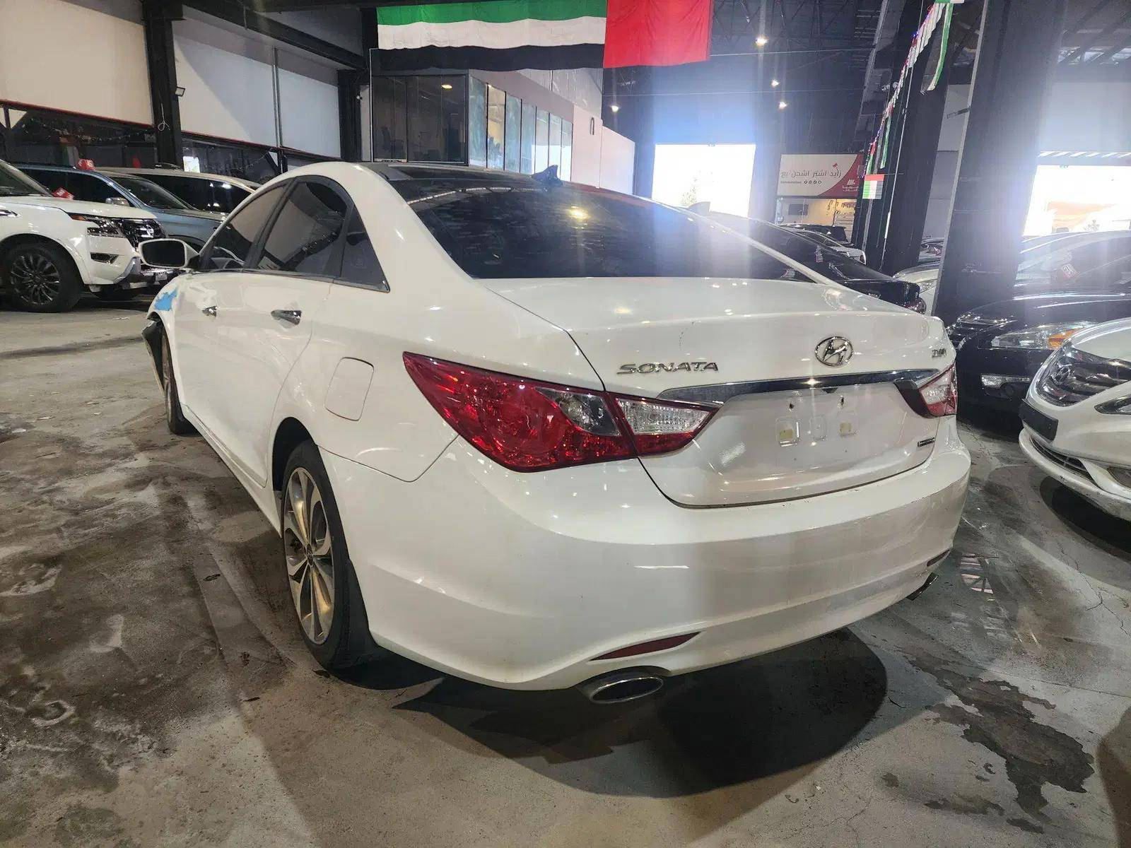 HYUNDAI SONATA