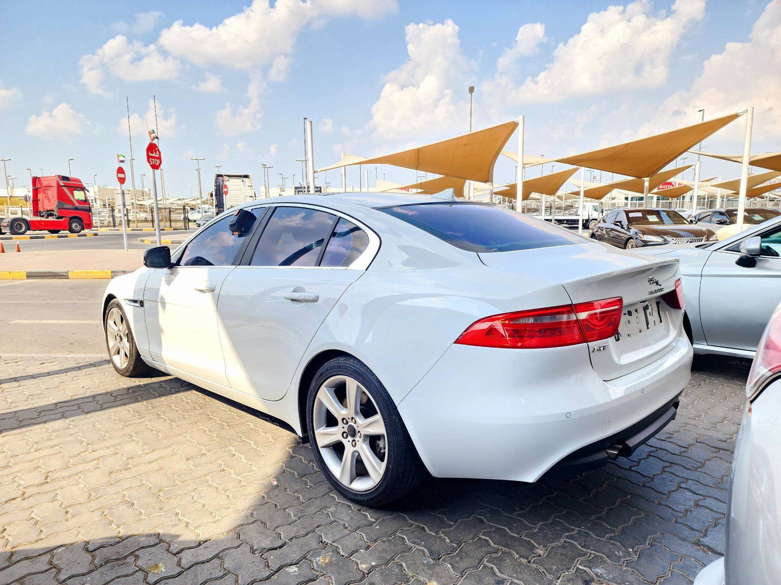 2016 JAGUAR XE PREMIUM — 194450 KM — Lot GA923879 — Souq - Marhaba Auctions Used Cars - Image 4