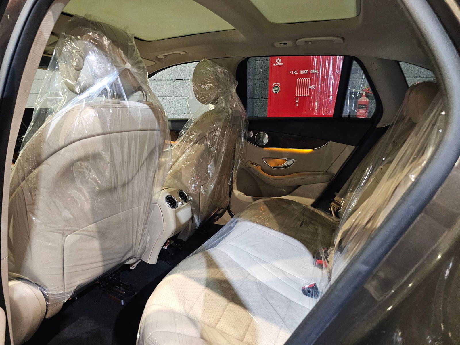 MERCEDES BENZ GLC-300 2017 - Marhaba Auction Used Cars - Image 7