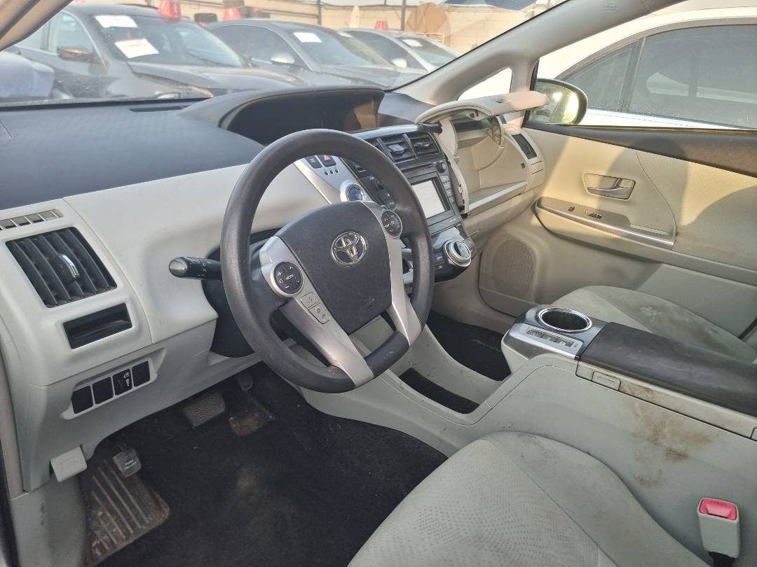 2013 TOYOTA PRIUS V — 148733 Miles — Lot 82417 — Ind. 12 - Marhaba Auctions Used Cars - Image 6