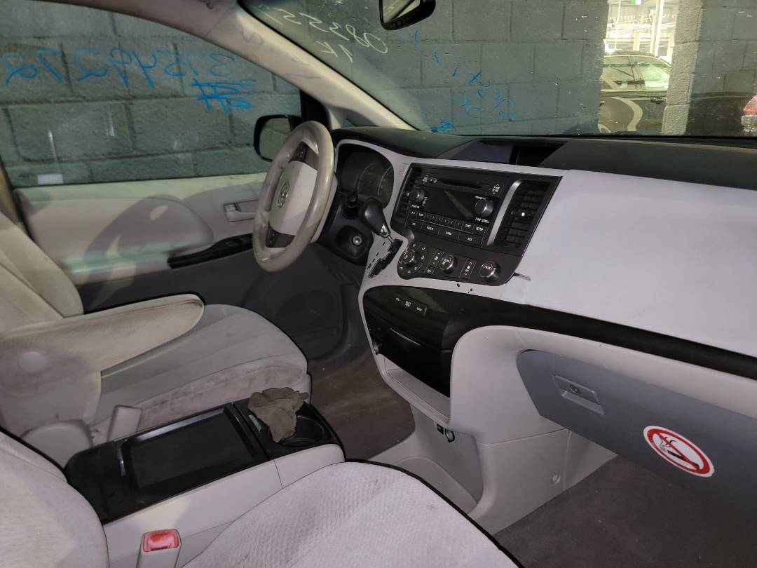2011 TOYOTA SIENNA — 186216 Miles — Lot 083557 - Marhaba Auctions Used Cars - Image 5