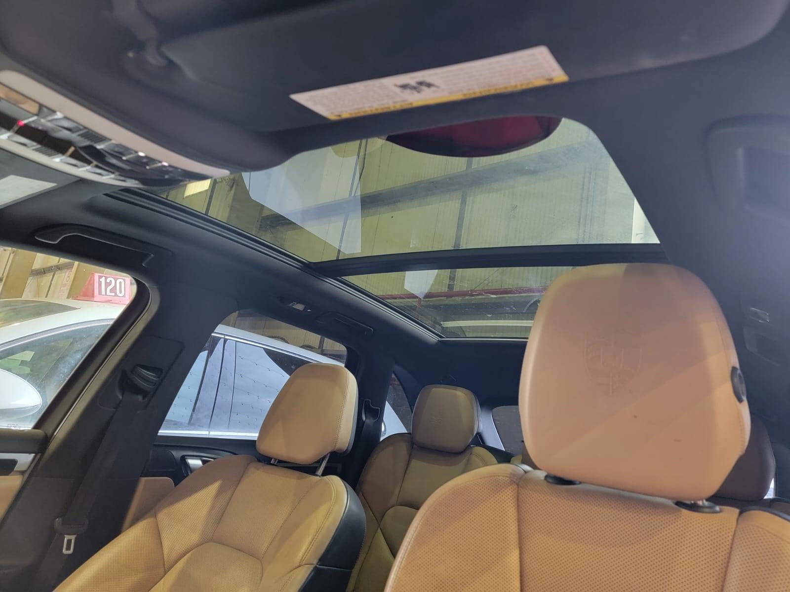 PORSCHE Cayenne 2017 - Marhaba Auction Used Cars - Image 11