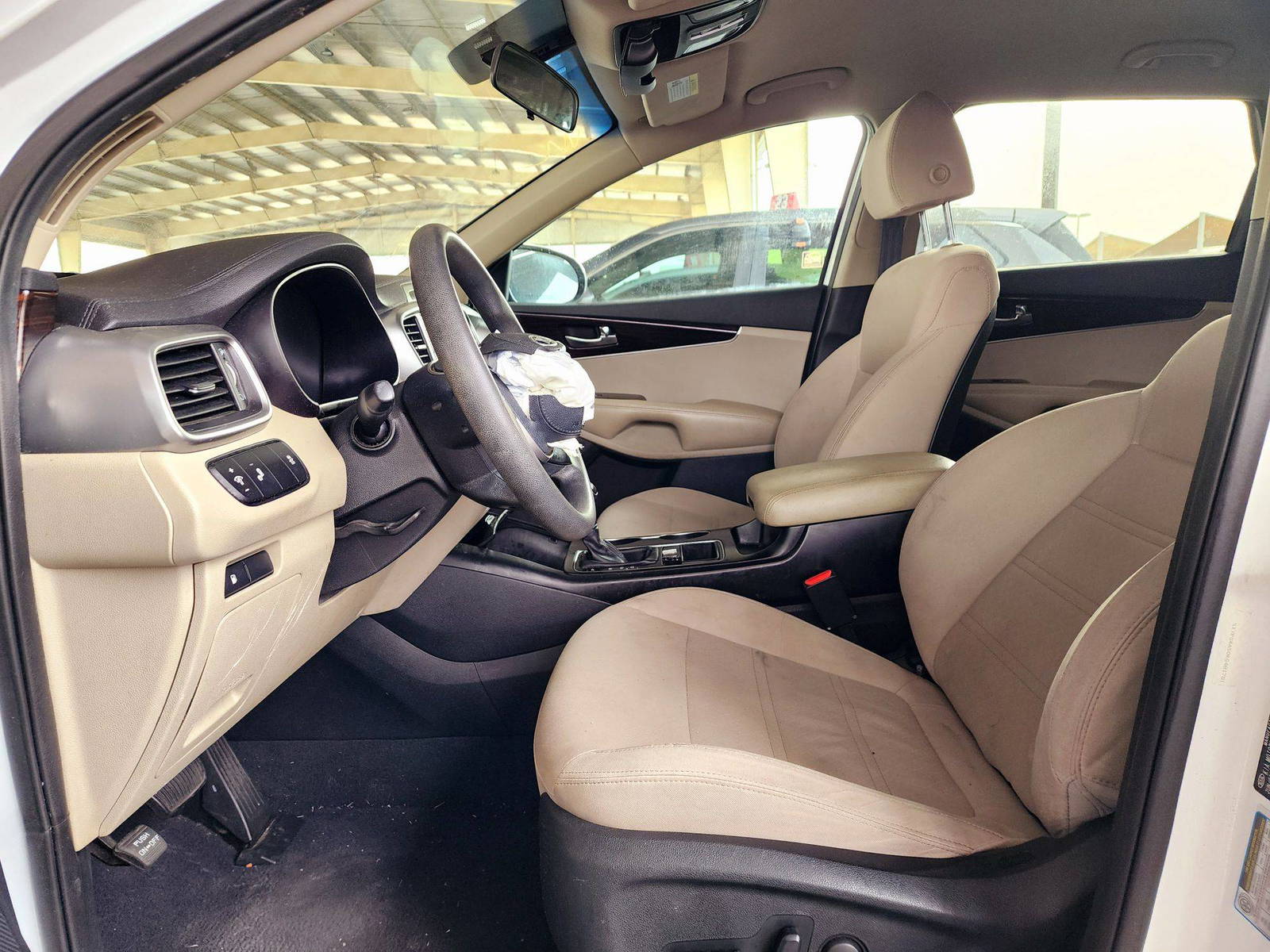 2019 KIA SORENTO — 66851 Miles — Lot 73513764 — Souq - Marhaba Auctions Used Cars - Image 8