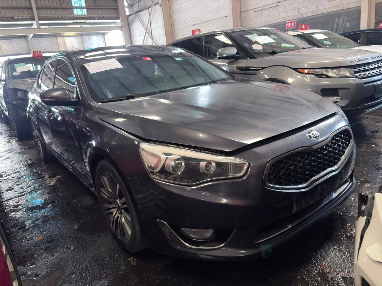 2014 KIA CADENZA — 477742 KM — Lot 7XE5154980 — Main - Marhaba Auctions Used Cars - Image 4