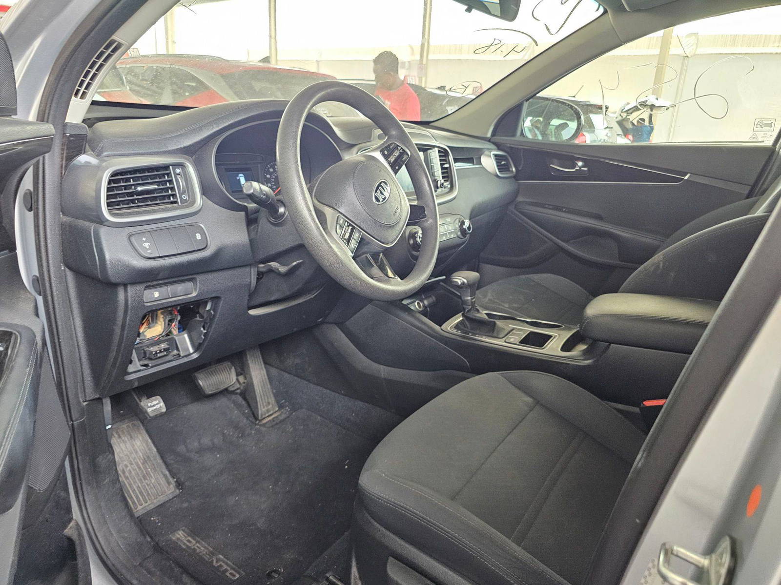 2019 KIA SORENTO — 102797 Miles — Lot 0KG575383 — Souq - Marhaba Auctions Used Cars - Image 8