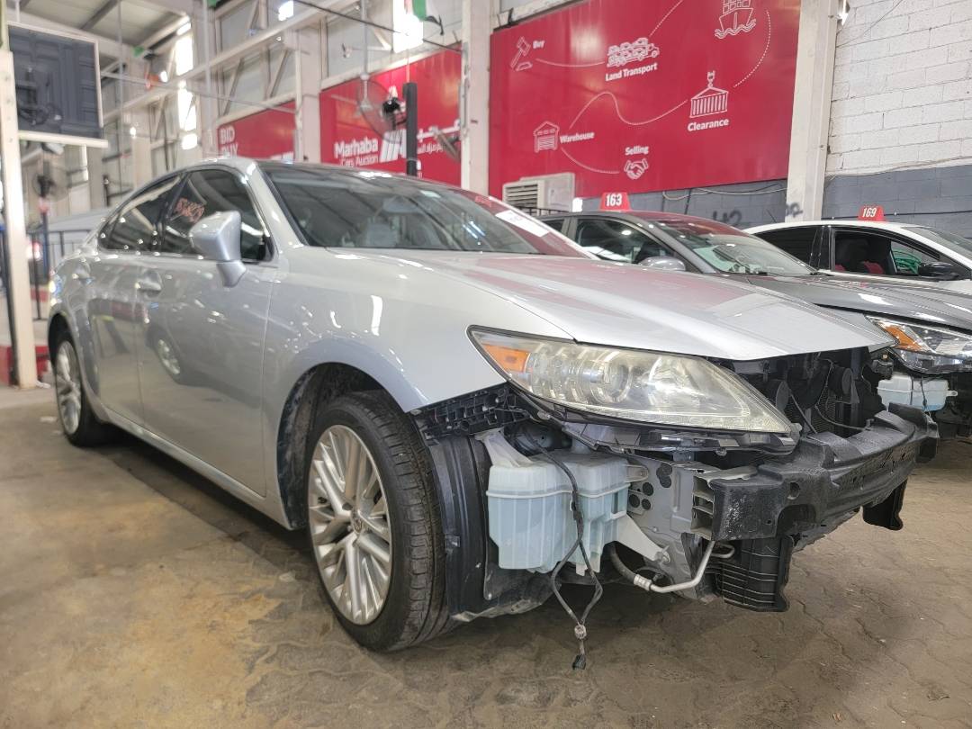 2013 LEXUS ES 350 — 148637 Miles — Lot 38768229 — Souq - Marhaba Auctions Used Cars - Image 6