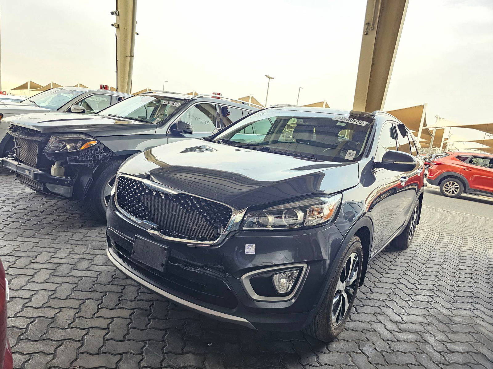 2017 KIA SORENTO — 202181 KM — Lot 42596475 — Souq - Marhaba Auctions Used Cars - Image 5