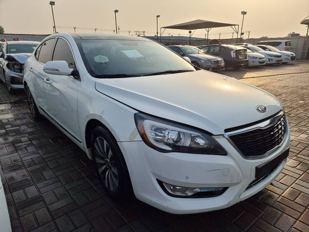 2012 KIA K7 — 320016 KM — Lot 215487 — Ind. 12 - Marhaba Auctions Used Cars - Image 3