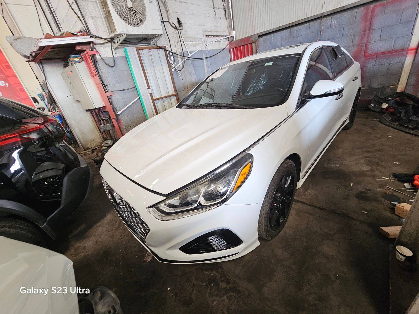 2018 HYUNDAI SONATA — 122904 Miles — Lot JH688144 — Main - Marhaba Auctions Used Cars - Image 3