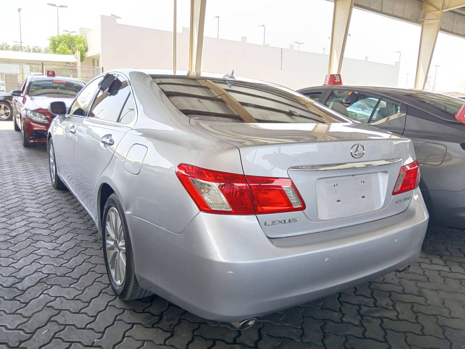 2007 LEXUS ES 350 — 159352 KM — Lot 2017835 — Souq - Marhaba Auctions Used Cars - Image 3