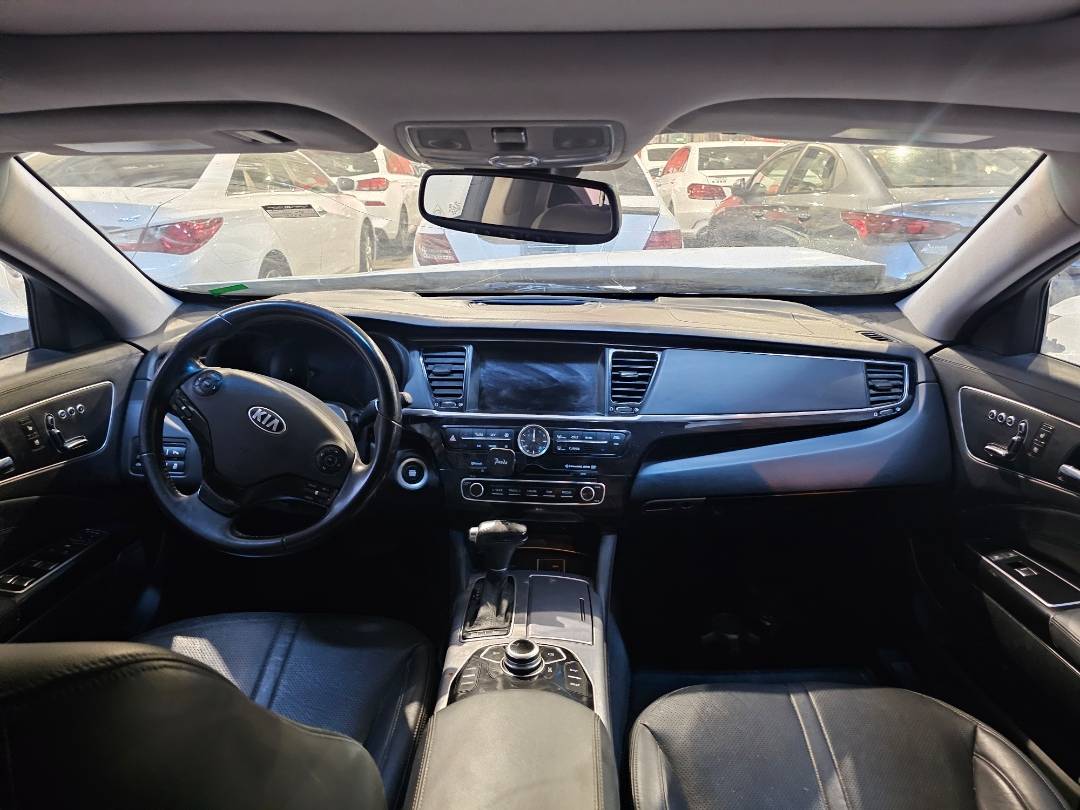 2015 KIA K900 — 121161 Miles — Lot 6026661 — Main - Marhaba Auctions Used Cars - Image 8