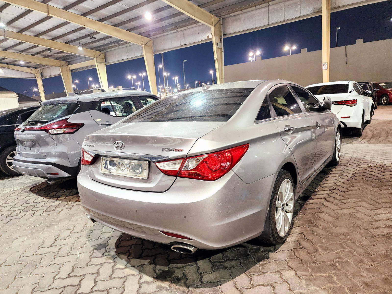 2011 HYUNDAI SONATA — 83800 KM — Lot 192890 — Souq - Marhaba Auctions Used Cars - Image 3