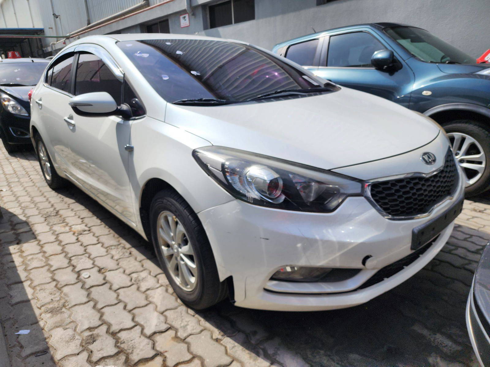2015 KIA K3 — 152711 KM — Lot 880254 — Al Quoz - Marhaba Auctions Used Cars - Image 6