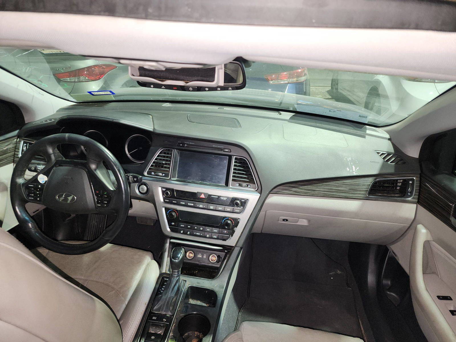 2015 HYUNDAI SONATA — 133087 Miles — Lot 5860458 — Al Quoz - Marhaba Auctions Used Cars - Image 4