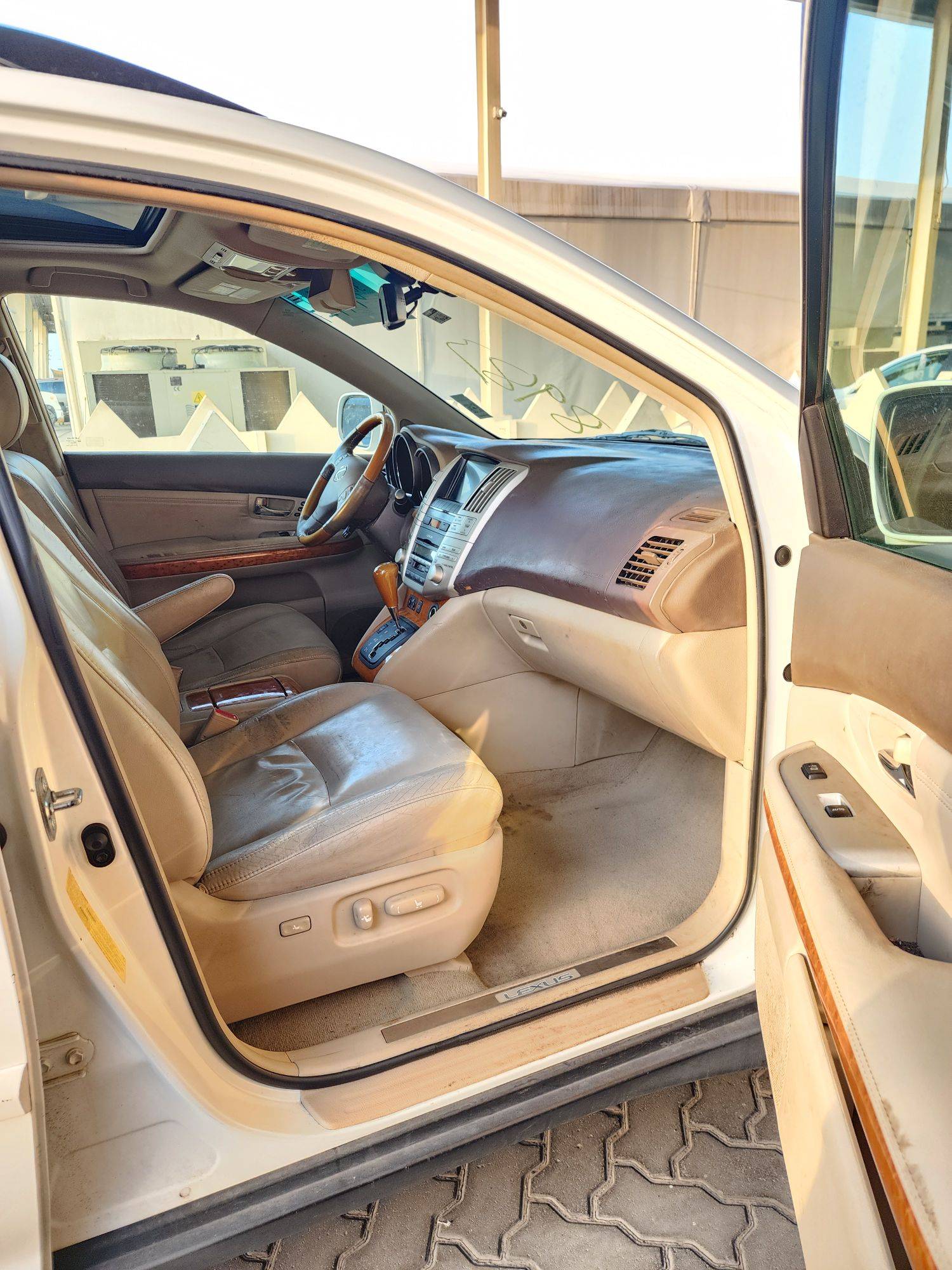 2009 LEXUS RX 350 — 180420 Miles — Lot 38836147 — Souq - Marhaba Auctions Used Cars - Image 14
