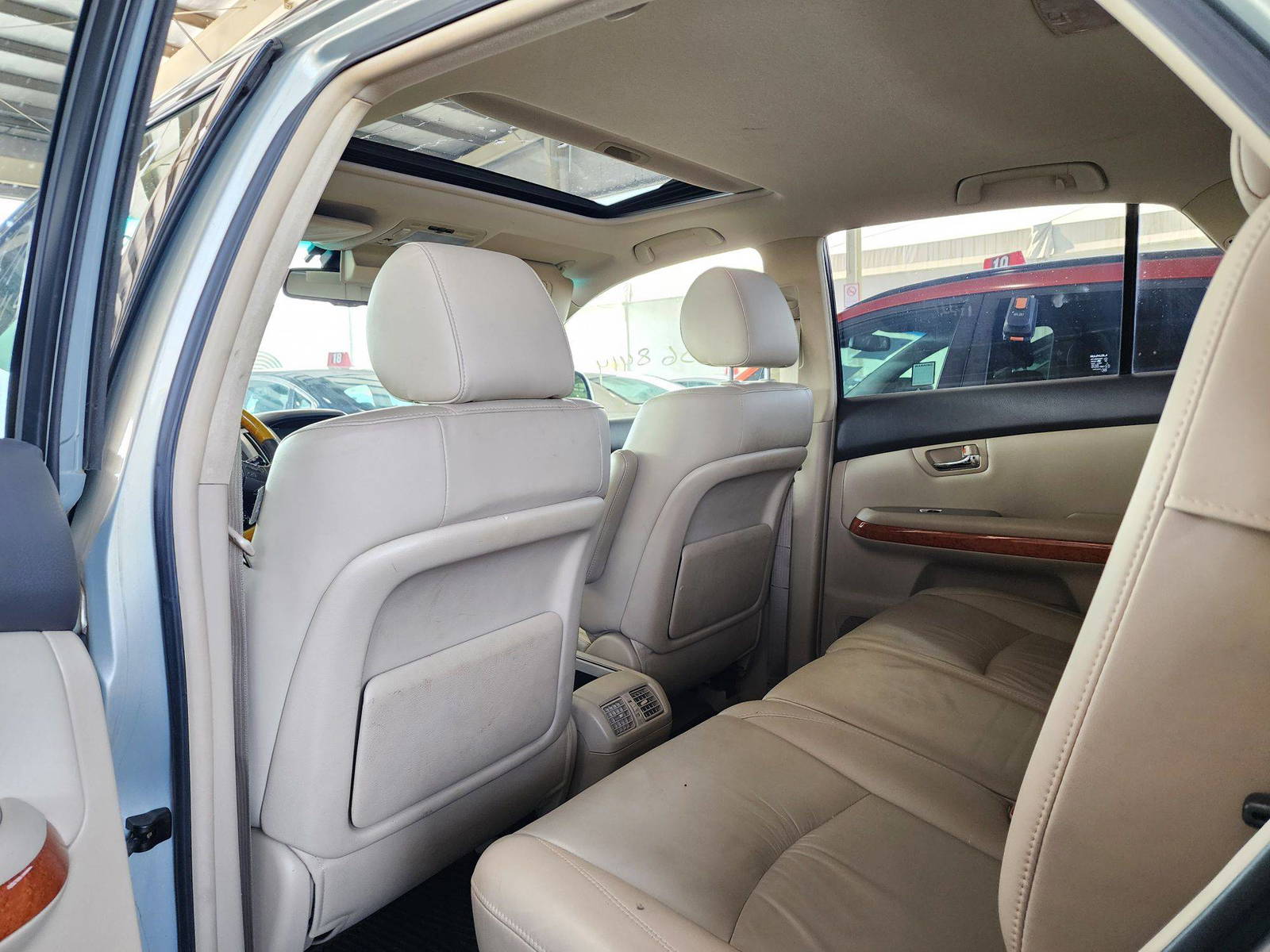 2007 LEXUS RX 400H — 187162 Miles — Lot 2011408 — Souq - Marhaba Auctions Used Cars - Image 6