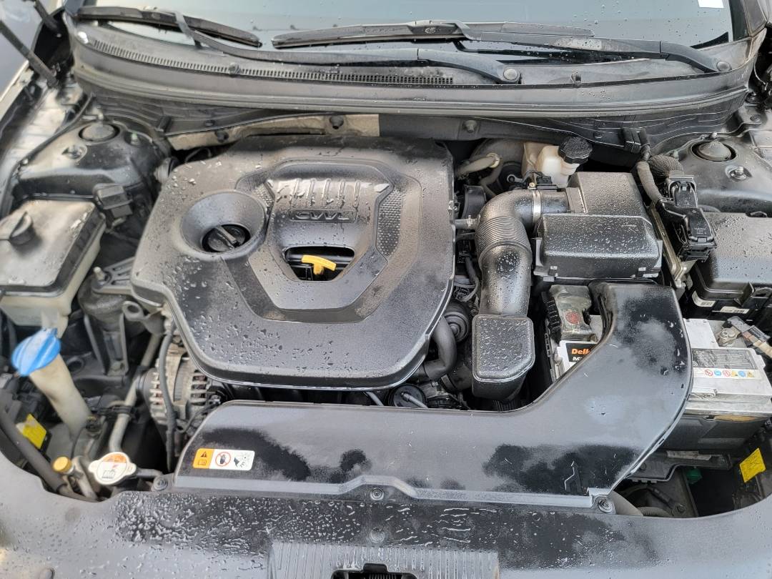 2015 HYUNDAI SONATA — 185984 KM — Lot FA045950 — Souq - Marhaba Auctions Used Cars - Image 9