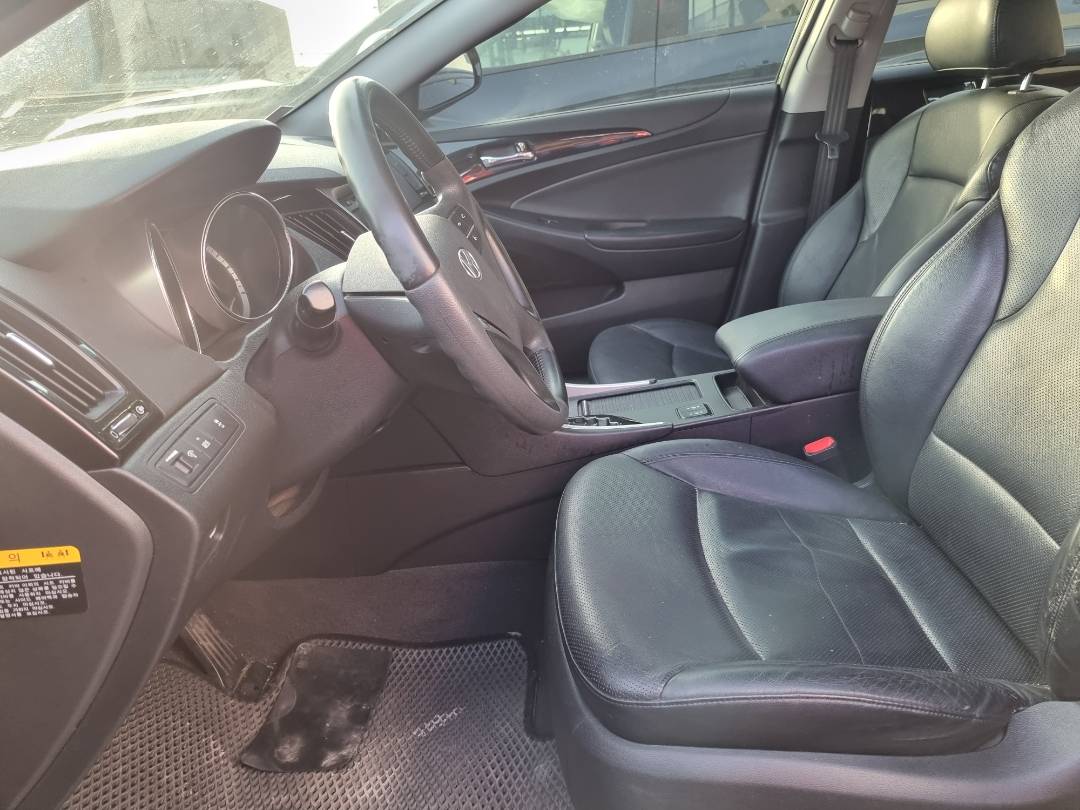 2011 HYUNDAI SONATA — 152180 KM — Lot 215487 — Ind. 12 - Marhaba Auctions Used Cars - Image 8