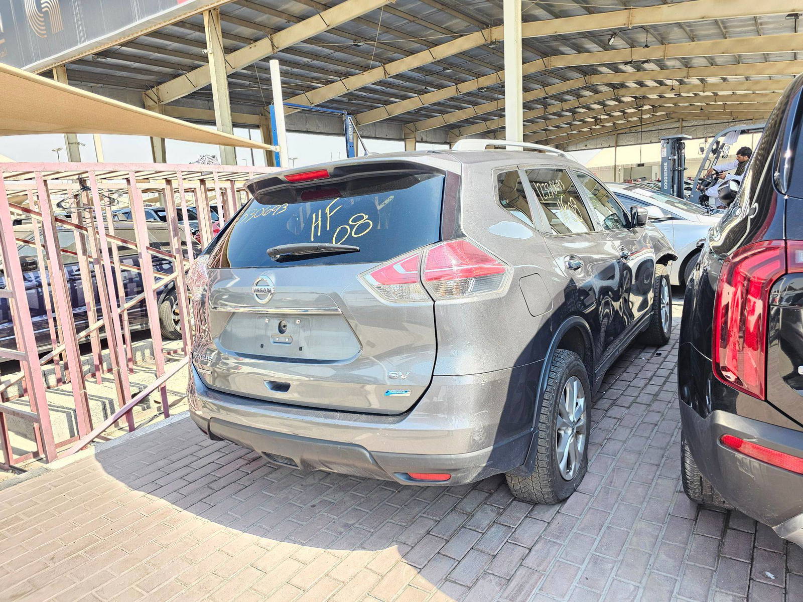 2015 NISSAN ROGUE — 129377 KM — Lot 12330693 — Souq - Marhaba Auctions Used Cars - Image 3