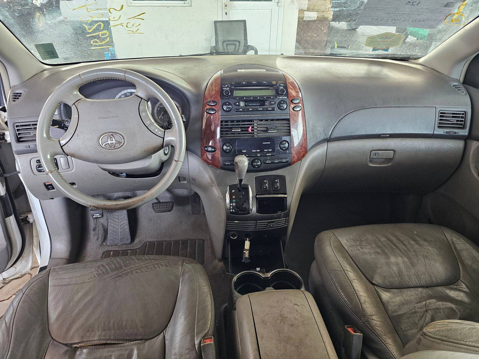 TOYOTA SIENNA 2004 - Marhaba Auction Used Cars - Image 7