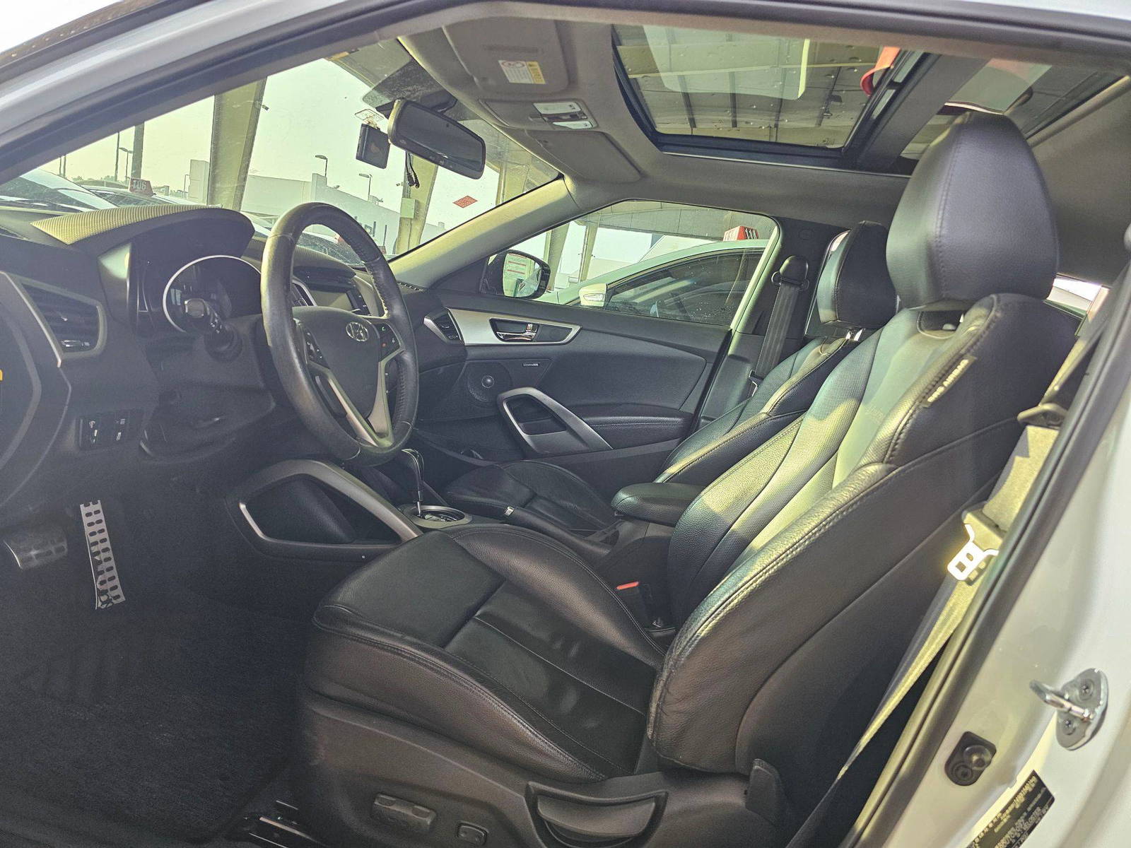 2013 HYUNDAI VELOSTER — 164159 KM — Lot U102097 — Souq - Marhaba Auctions Used Cars - Image 10
