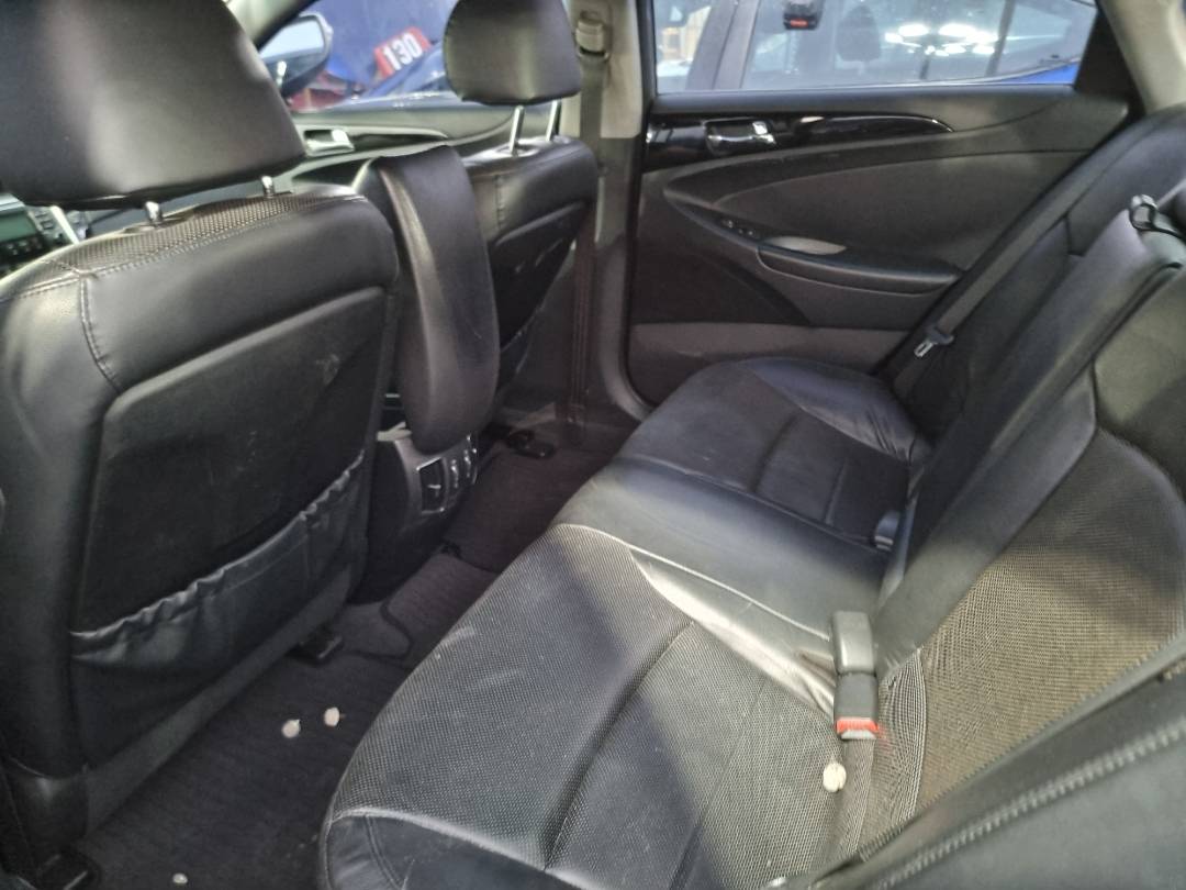 HYUNDAI SONATA 2011 - Marhaba Auction Used Cars - Image 6