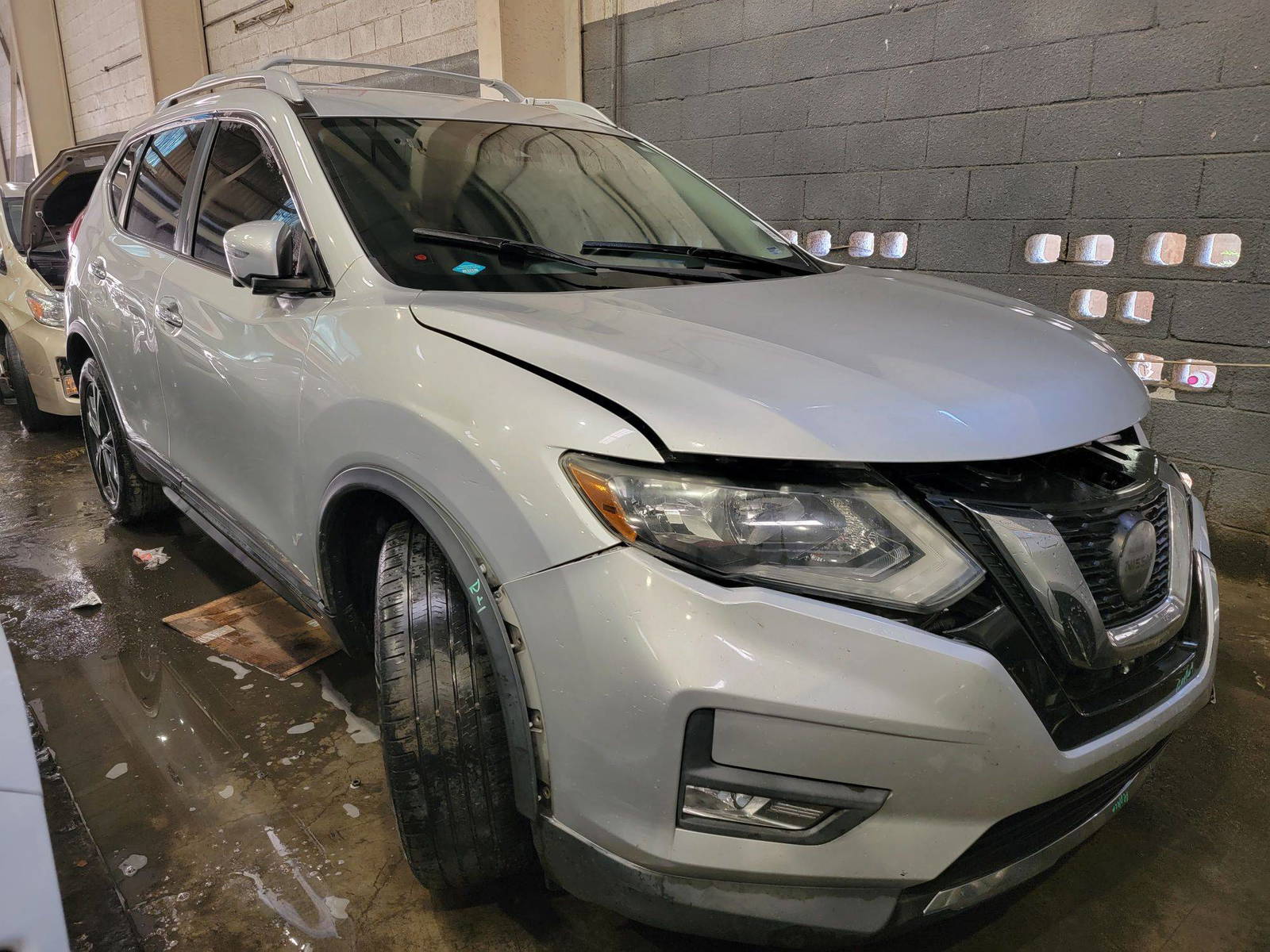 2018 NISSAN ROGUE — 168575 Miles — Lot 68881165 — Main - Marhaba Auctions Used Cars - Image 4