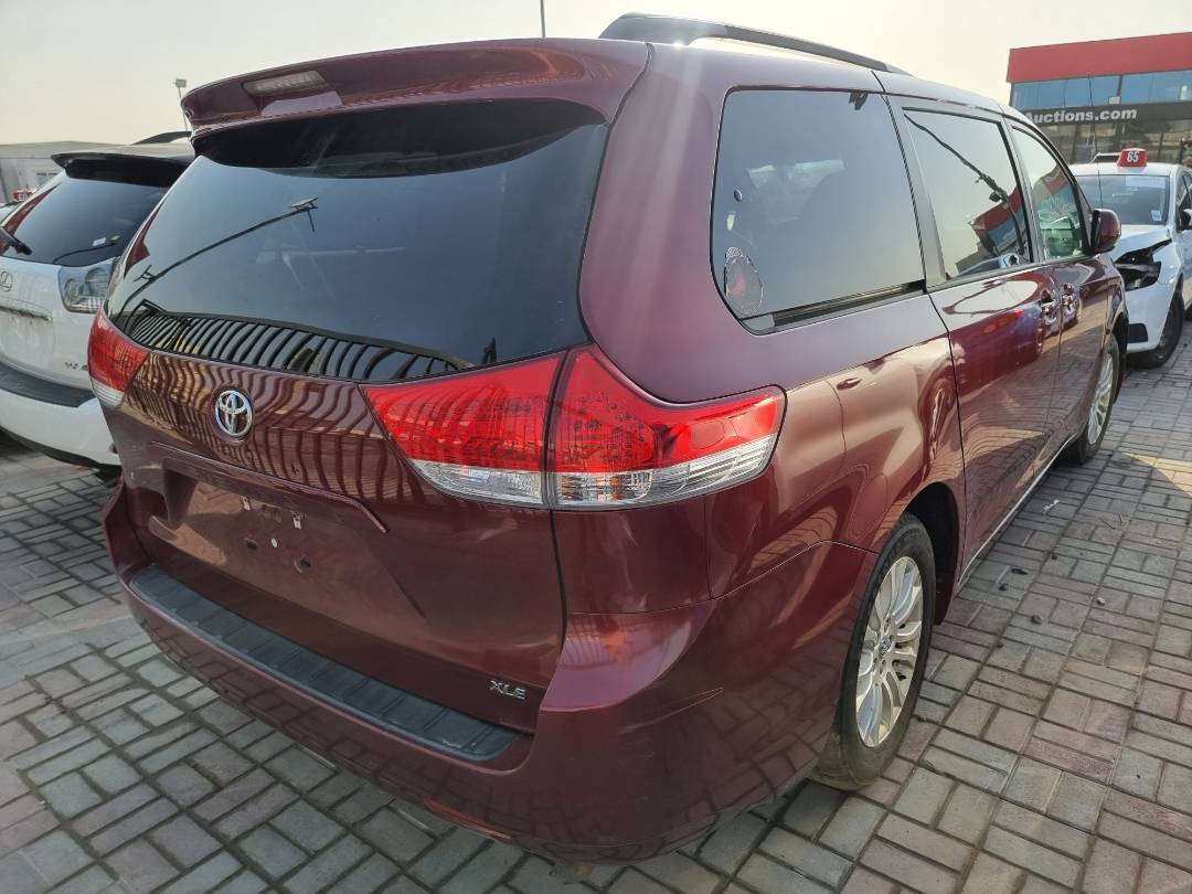 2013 TOYOTA SIENNA — 172254 Miles — Lot 125487 — Ind. 12 - Marhaba Auctions Used Cars - Image 5