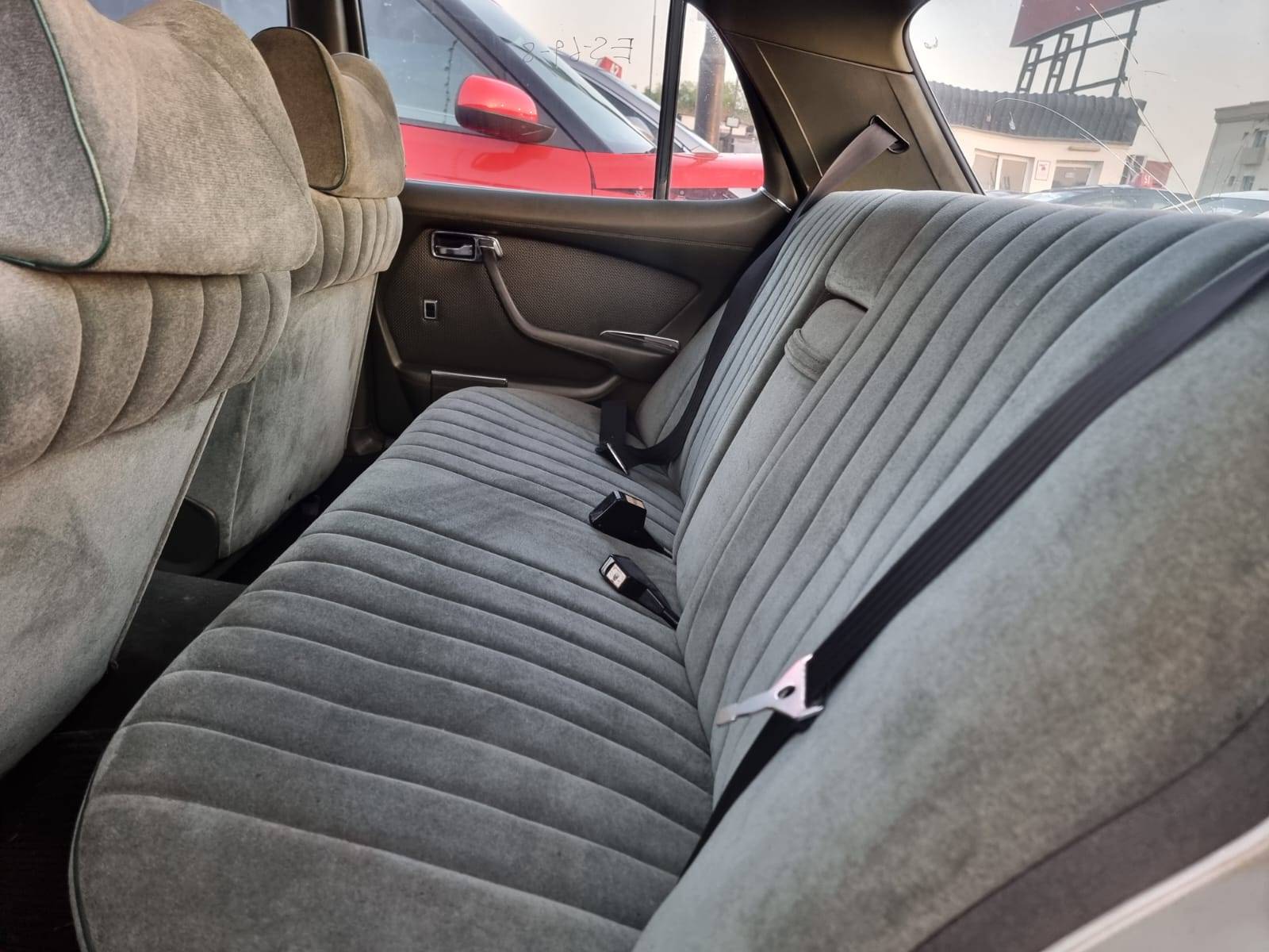 MERCEDES BENZ 450 SEL 1973 - Marhaba Auction Used Cars - Image 6