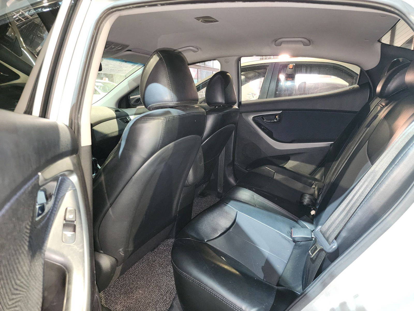 2011 HYUNDAI AVANTE — 210128 KM — Lot 048207 — Souq - Marhaba Auctions Used Cars - Image 8