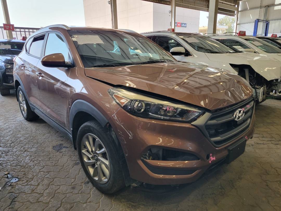 2016 HYUNDAI TUCSON — 189115 Miles — Lot 42117404 — Main - Marhaba Auctions Used Cars - Image 4