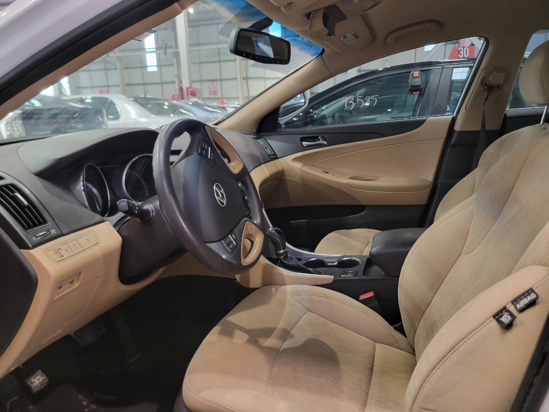 2014 HYUNDAI SONATA — 214179 Miles — Lot H912731 — Main - Marhaba Auctions Used Cars - Image 6