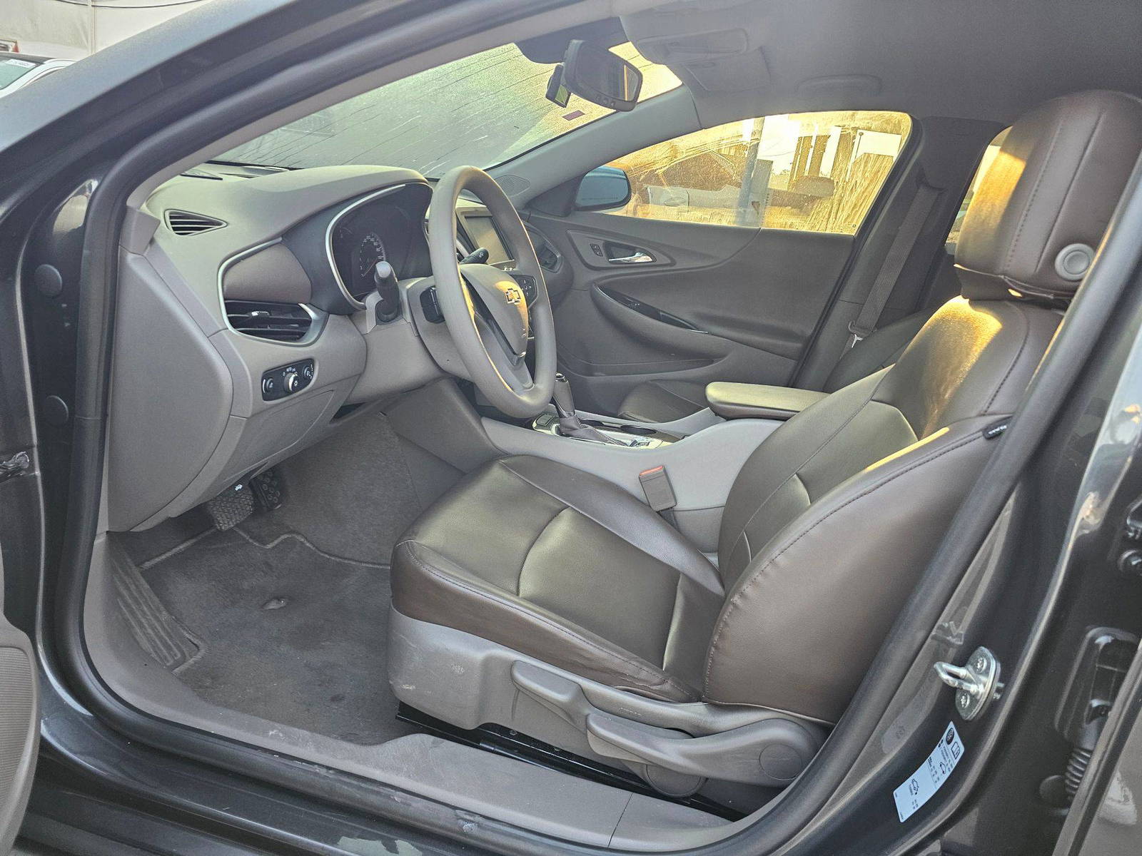 2017 CHEVROLET MALIBU — 212714 KM — Lot HB783234 — Souq - Marhaba Auctions Used Cars - Image 8